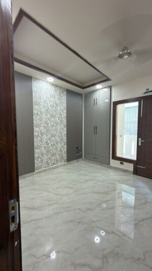 Room in 2 BHK Builder Floor at RPS Palm Drive, Sector 88 – for Sale