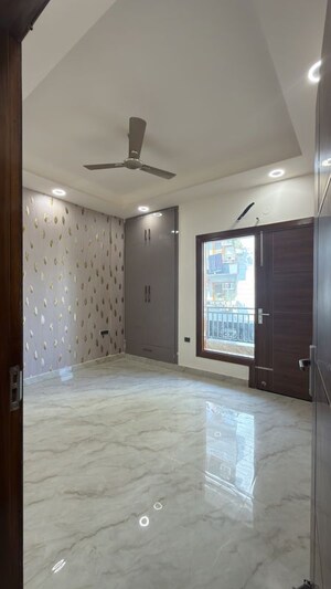Room in 2 BHK Builder Floor at RPS Palm Drive, Sector 88 – for Sale