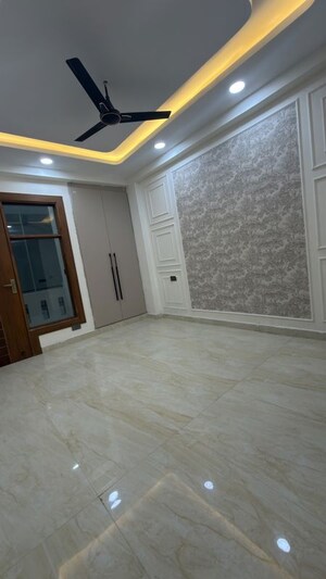 Room in 3 BHK Builder Floor at Fidato Honour Homes, Sector 89 – for Sale