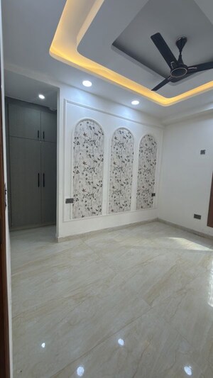Room in 3 BHK Builder Floor at Fidato Honour Homes, Sector 89 – for Sale