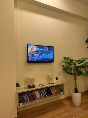 Furnished Amenities in Studio Apartment at Gaur City Mall, Sector 4 Greater Noida – for Rent