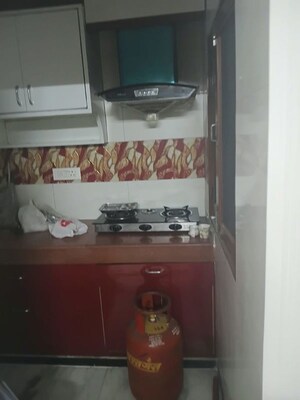 Furnished Amenities in 2 BHK Apartment at Unitech Uniworld City, Sector 30 – for Rent