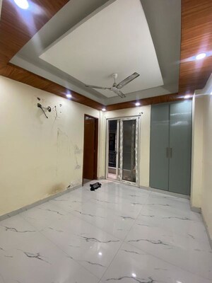 Room in 2 BHK Apartment at Saket – for Rent