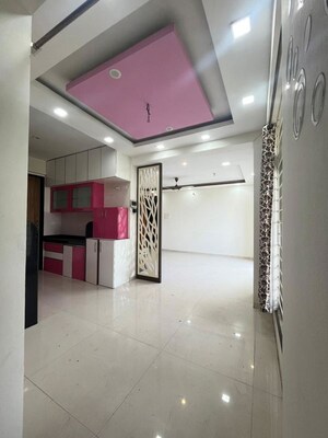 Room in 2 BHK Apartment at Yashada Triose, Pimple Saudagar – for Rent