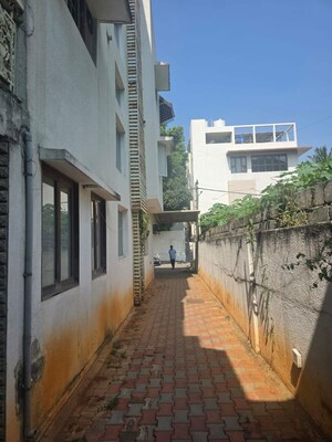 Balcony in 6+ BHK Builder Floor at Vasanth Nagar – for Rent