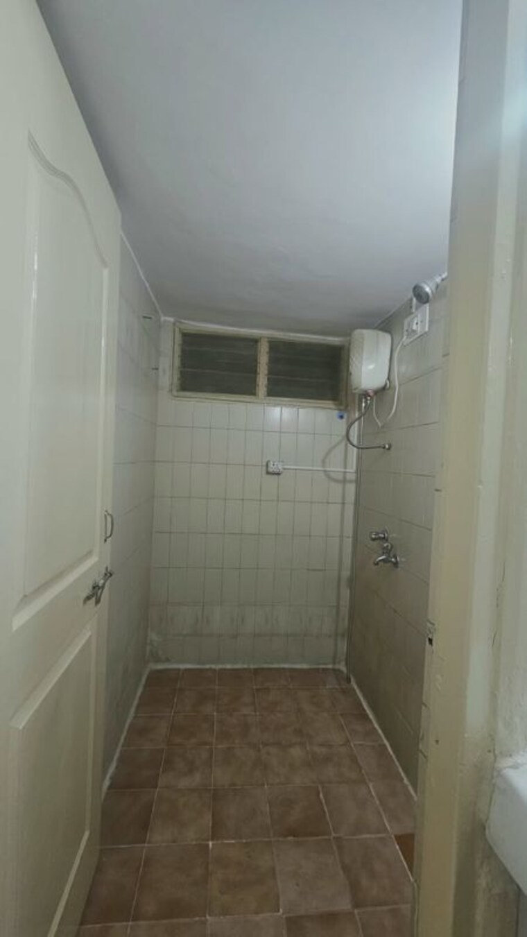 Bathroom, lok-puram 1 Bedroom 450 Sq.Ft. Apartment In Vasant Vihar Thane 10785088
