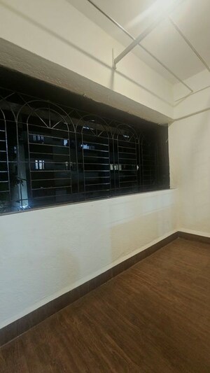 Room in 1 BHK Apartment at Lok Puram, Vasant Vihar – for Rent