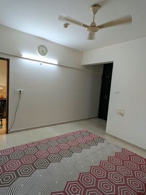 Room in 3 BHK Apartment at Gera Trinity Towers, Kharadi – for Rent