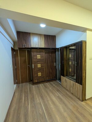 Room in 3 BHK Apartment at Gera Trinity Towers, Kharadi – for Rent