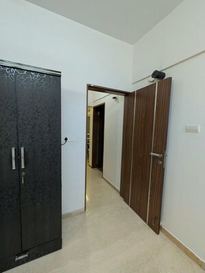 Room in 3 BHK Apartment at Gera Trinity Towers, Kharadi – for Rent