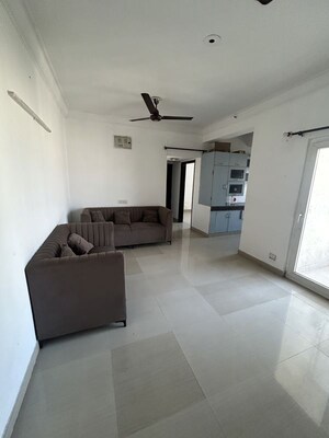 2.5 BHK Apartment For Rent in Paramount Floraville, Sector 137