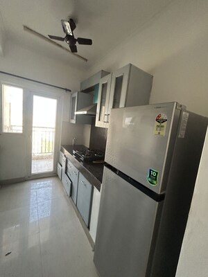 Furnished Amenities in 2.5 BHK Apartment at Paramount Floraville, Sector 137 – for Rent