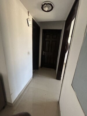 Furnished Amenities in 2.5 BHK Apartment at Paramount Floraville, Sector 137 – for Rent