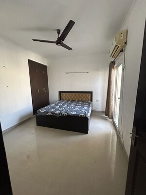 Furnished Amenities in 2.5 BHK Apartment at Paramount Floraville, Sector 137 – for Rent