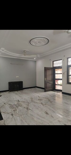 Room in 2.5 BHK Builder Floor at Sector 12 – for Rent