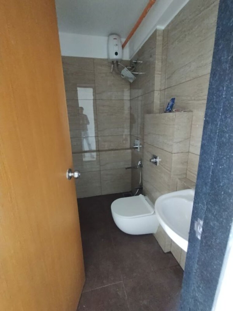 Bathroom, chandak-34-park-estate 1 Bedroom 391 Sq.Ft. Apartment In Goregaon West Mumbai 10785124