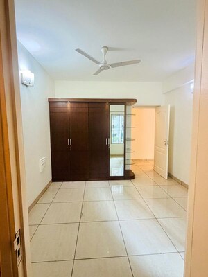 Room in 3 BHK Apartment at Brigade Gateway, Rajaji Nagar – for Rent