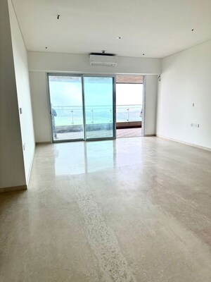 Room in 3 BHK Apartment at Lokhandwala Minerva Mahalaxmi, Mahalaxmi – for Sale