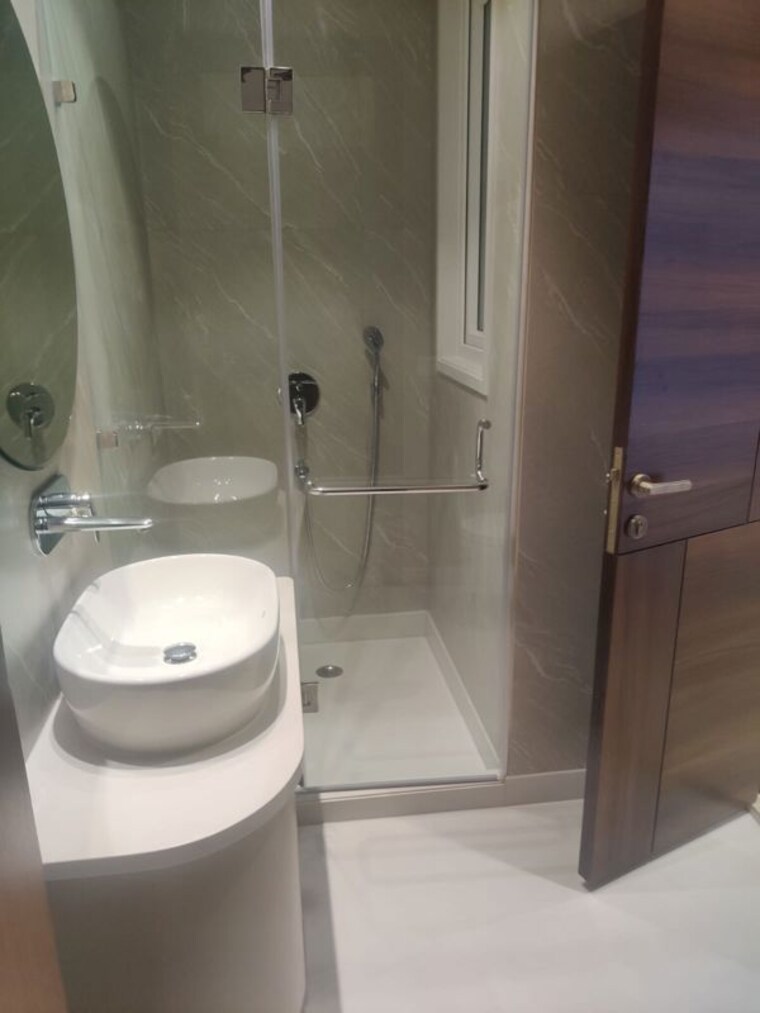 Bathroom, green park 3 Bedroom 200 Sq.Yd. Builder Floor In Green Park Delhi 10785178