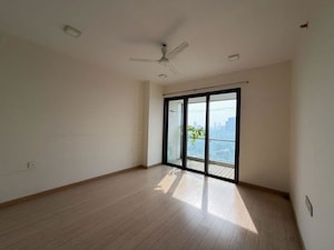 Room in 2 BHK Apartment at Lodha New Cuffe Parade, Wadala – for Rent