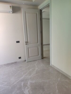 Room in 3 BHK Builder Floor at Safdarjung Enclave – for Sale