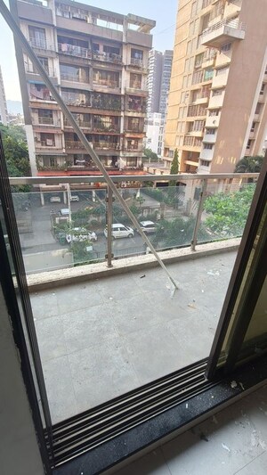 Balcony in 3 BHK Apartment at Ishwar Om Siddhivinayak Apartment, Kharghar Sector 21 – for Rent