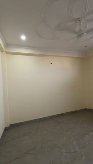 Room in 3 BHK Builder Floor at Chattarpur – for Rent