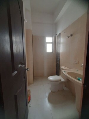 Bathroom in 4 BHK Apartment at Amrapali Platinum, Sector 119 – for Rent