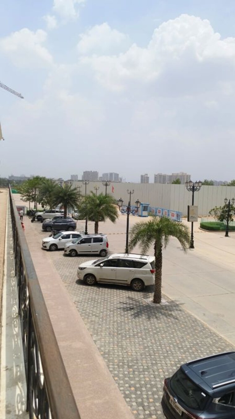  Parking, omaxe-world-street Commercial Office Space 72 Sq.Yd. In Sector 79 Faridabad 10785250