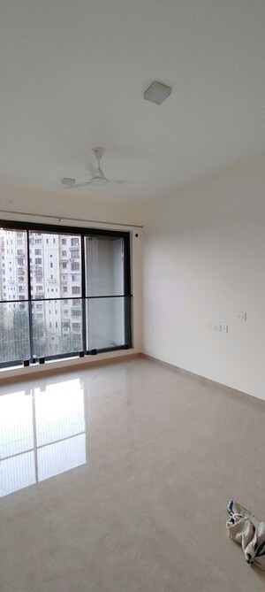 Room in 2 BHK Apartment at Dosti Eastern Bay, Wadala – for Rent