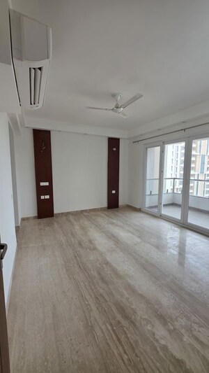 Room in 2.5 BHK Apartment at Kashish Manor One, Sector 111 – for Rent