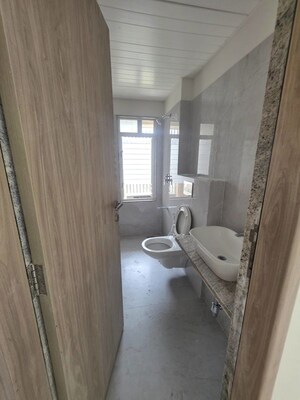 Building Lobby in 2 BHK Apartment at Oxford Navrang Navkar, Goregaon West – for Rent