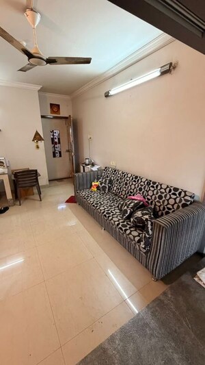 2 BHK Apartment For Rent in Swapnalok Towers, Malad East