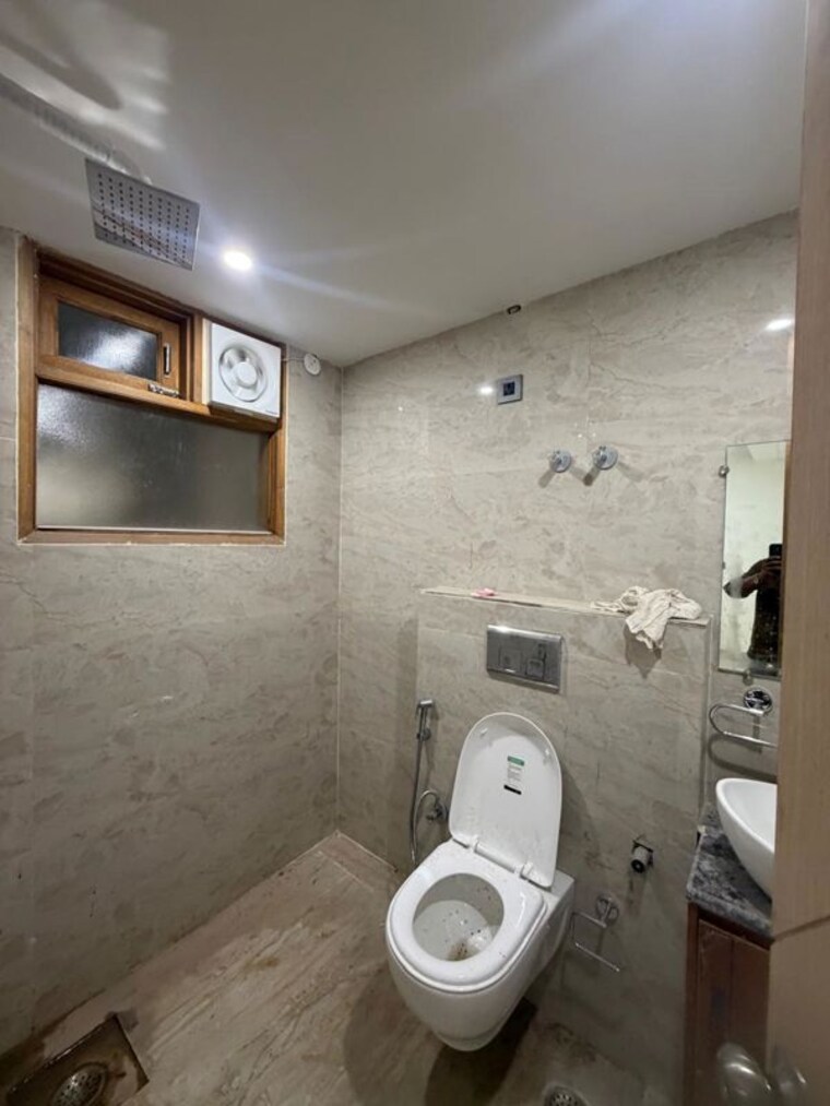 Bathroom, chattarpur 2 Bedroom 900 Sq.Ft. Builder Floor In Chattarpur Delhi 10785292