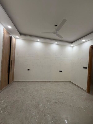 Room in 2 BHK Builder Floor at Chattarpur – for Rent