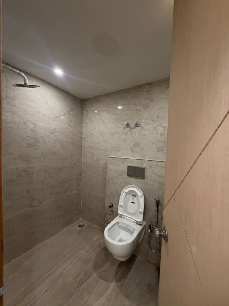 Bathroom, chattarpur 2 Bedroom 900 Sq.Ft. Builder Floor In Chattarpur Delhi 10785292