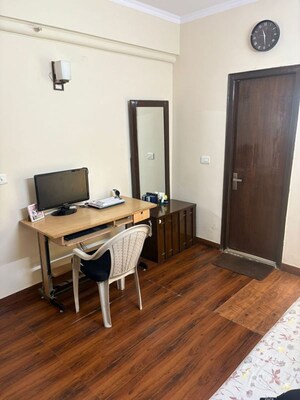 Room in 3.5 BHK Villa at Palam Vihar – for Sale