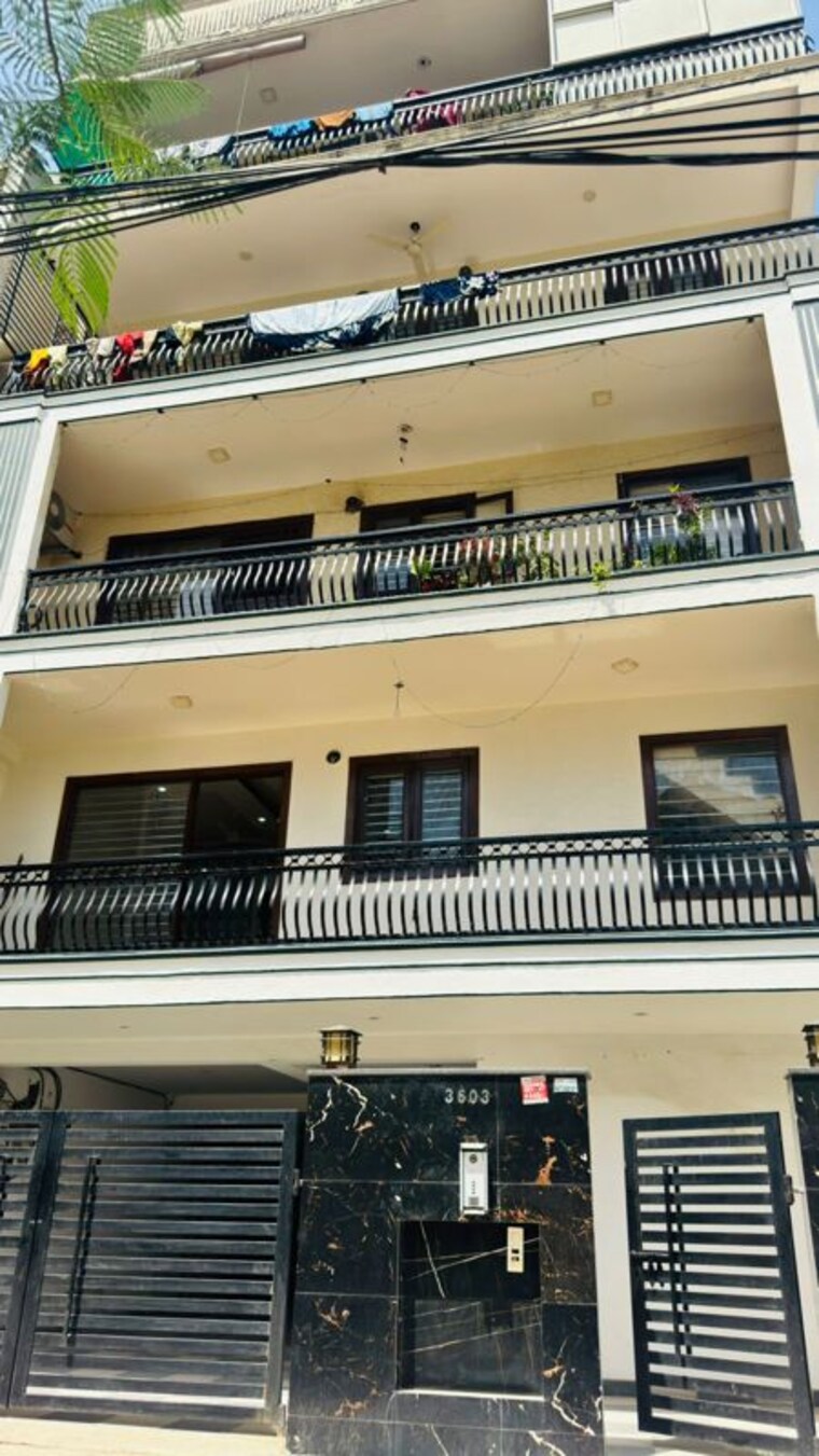 Exterior View, sector 37 3 Bedroom 250 Sq.Yd. Builder Floor In Sector 37 Faridabad 10784236