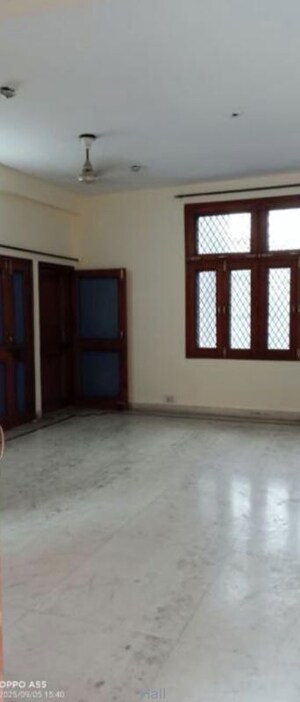 Room in 2 BHK Independent House at Alpha 1 RWA, Alpha 1 Greater Noida – for Rent