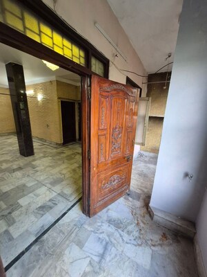 Building Lobby in 3 BHK Apartment at Shankar Nagar – for Rent