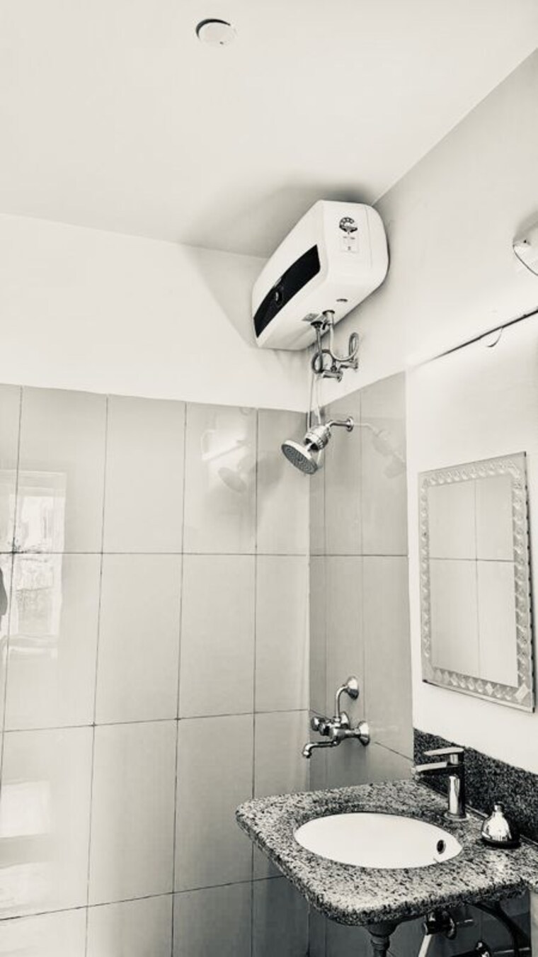 Bathroom, emaar-emerald-hills-phase-2 3 Bedroom 1750 Sq.Ft. Apartment In Sector 65 Gurgaon 10785336