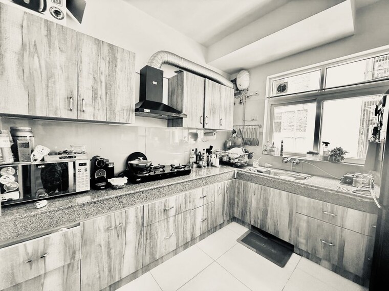 Kitchen, emaar-emerald-hills-phase-2 3 Bedroom 1750 Sq.Ft. Apartment In Sector 65 Gurgaon 10785336