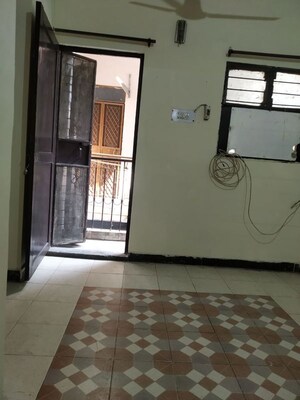 1 BHK Independent House For Rent in Sarita Vihar
