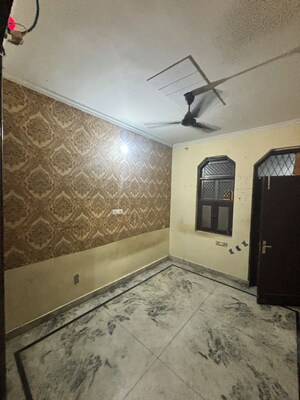 Room in 1 BHK Builder Floor at Uttam Nagar – for Rent
