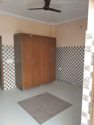 3 BHK Builder Floor For Rent in Sector 45