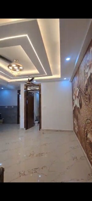 Building Lobby in 3 BHK Builder Floor at Vasundhara Sector 1 – for Sale