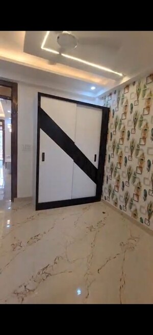 Room in 3 BHK Builder Floor at Vasundhara Sector 1 – for Sale