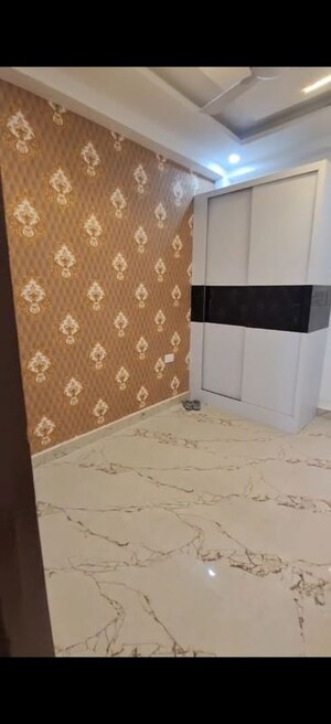 Bathroom in 3 BHK Builder Floor at Vasundhara Sector 1 – for Sale