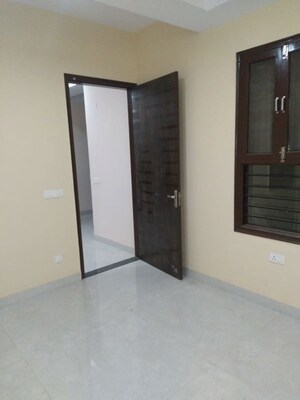 Room in 2 BHK Independent House at Sector 4 – for Rent