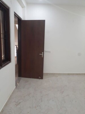 Room in 2 BHK Independent House at Sector 4 – for Rent